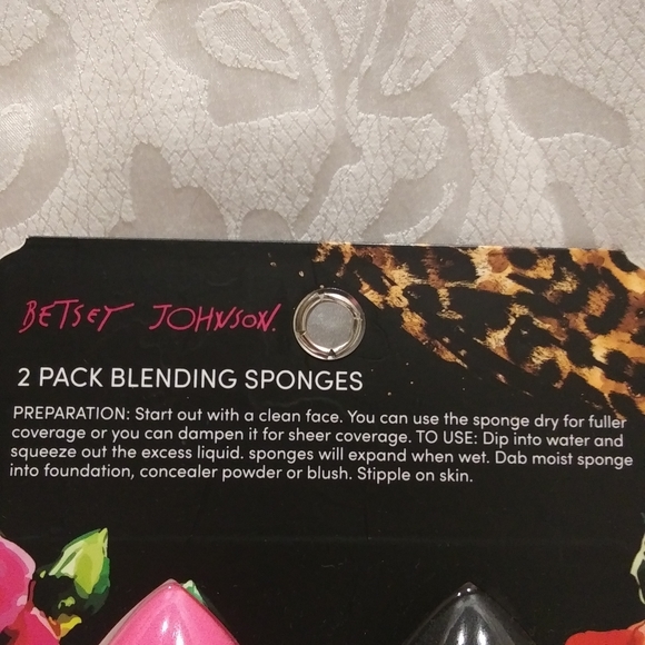 Betsey Johnson Blending Beauty Sponge Duo - Picture 5 of 5